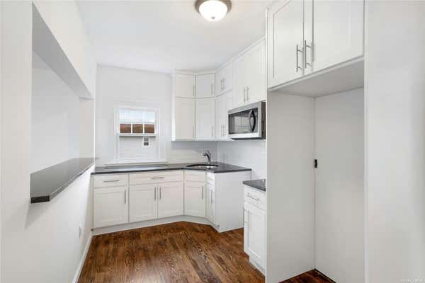 2 beds, 1 bath, $3,195, Unit 2