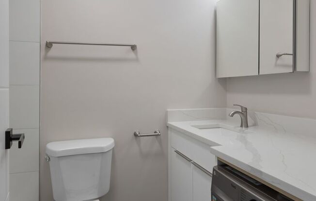 3 beds, 1.5 baths, 1,001 sqft, $3,500, Unit 28E