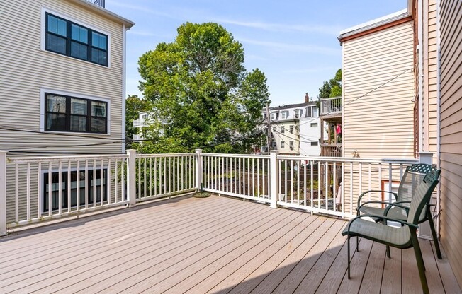 215 I ST