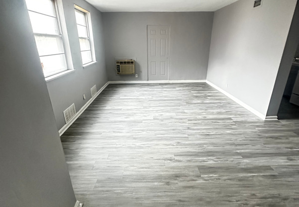 2812 E 130 ST