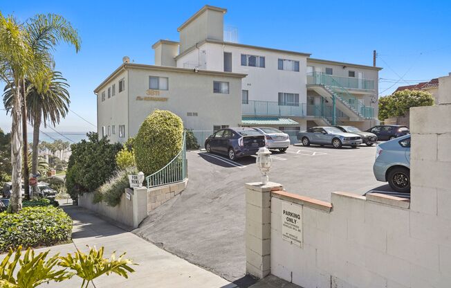 3811 Bluff