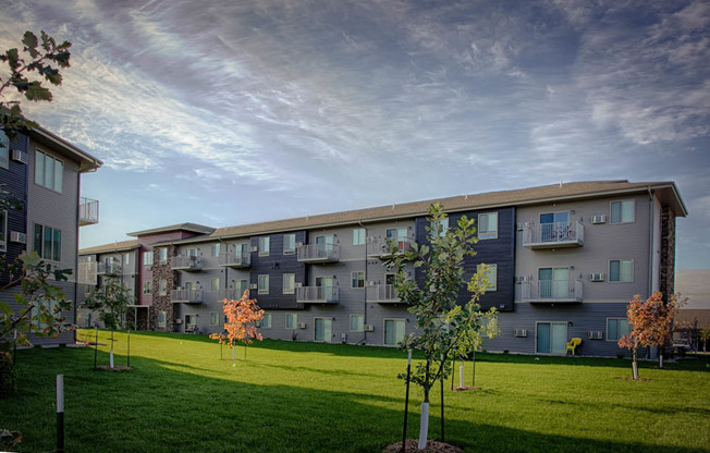 1 bed, 1 bath, 693 sqft, $1,145, Unit 213