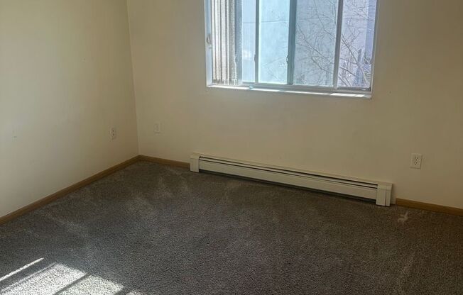 2 beds, 1 bath, 1,000 sqft, $995, Unit 204