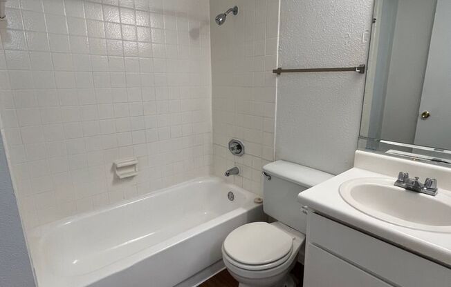 2 beds, 2 baths, 1,003 sqft, $1,050, Unit 1708