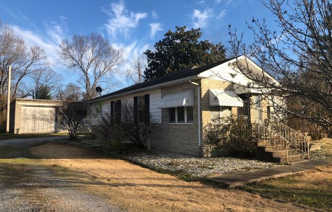 2 Bedroom For Lease in Johnston City!