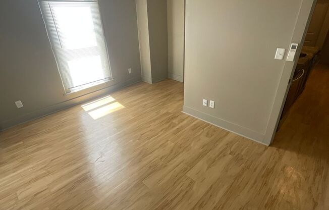 3 beds, 1 bath, $9,785, Unit Apt 3