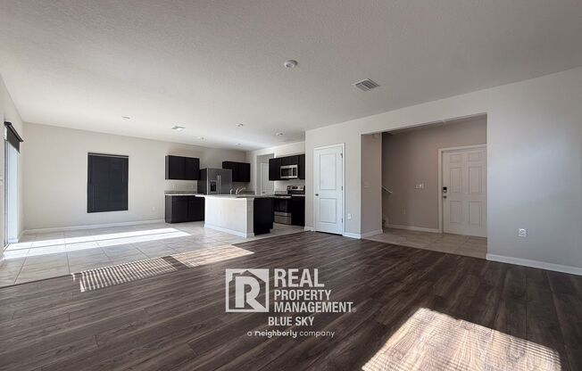 Spacious & Modern 4-Bedroom Home with Large Backyard!