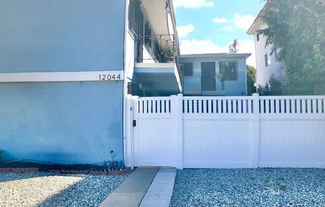 12044 CULVER BLVD