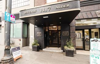 Updated Downtown Studio with A/C in the Heart of PDX!