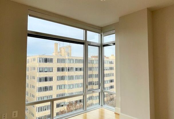 2 beds, 1 bath, $4,350, Unit 809