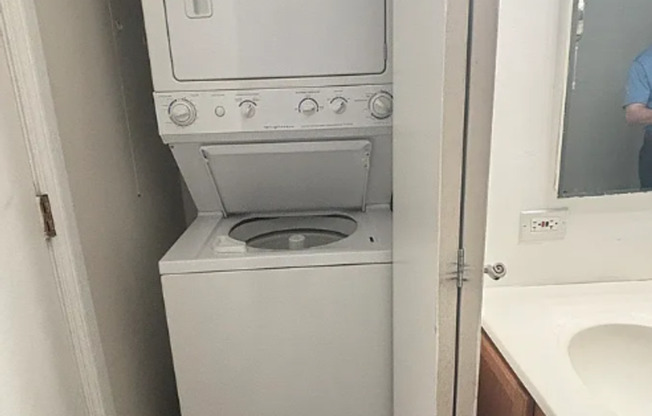 1 bed, 1 bath, 650 sqft, $1,945, Unit 121