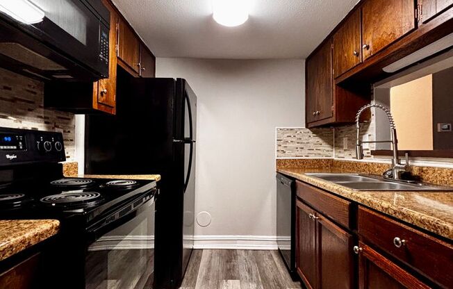 2 beds, 1 bath, $1,195, Unit 4440  Flowerdale Apt D