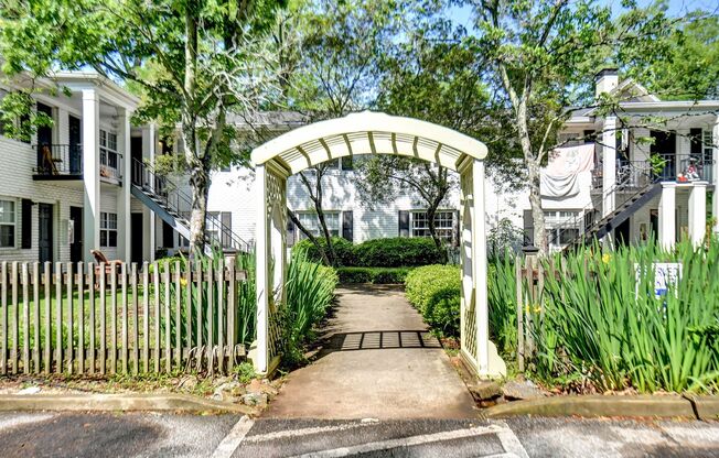 Quiet Community Near UGA Campus and Downtown!