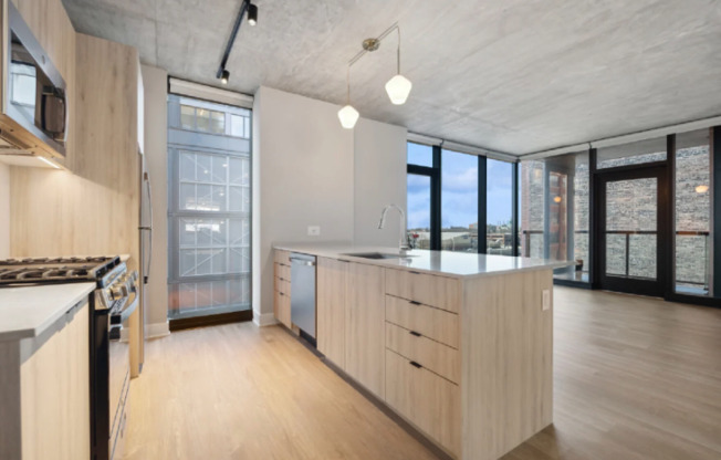 1144 W VAN BUREN ST