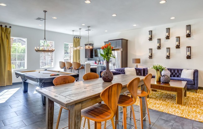 Alicante Spring Valley, NV, Apartments