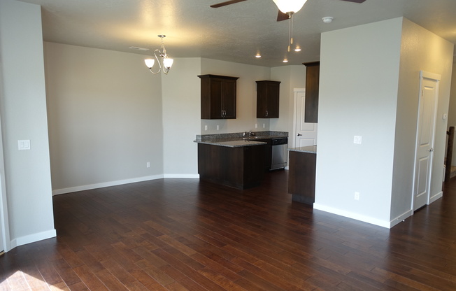 3 beds, 2.5 baths, $1,950