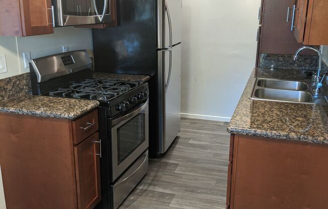 2 beds, 1 bath, 912 sqft, $2,243, Unit 127