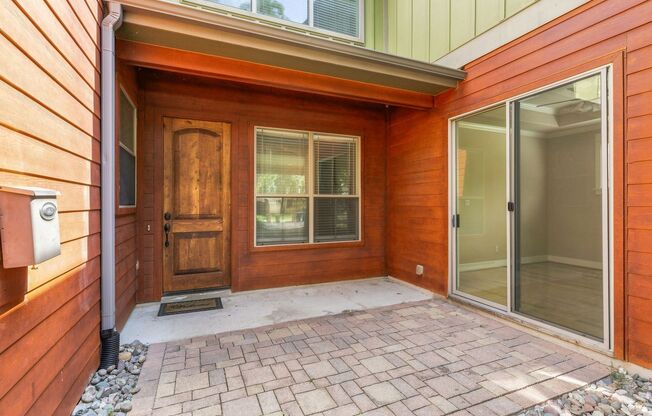 UT PRE-LEASE: Beautiful, Recently Constructed 6 bed/ 4 ba home in North Loop Area, Mins to UT