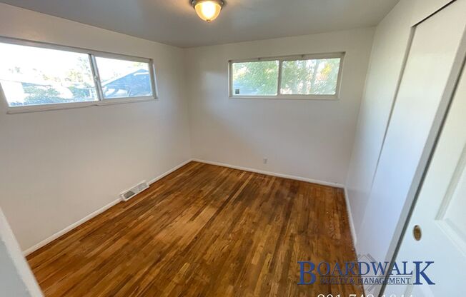 3 beds, 1 bath, 1,351 sqft, $1,249, Unit 374 W 1300 N- #1