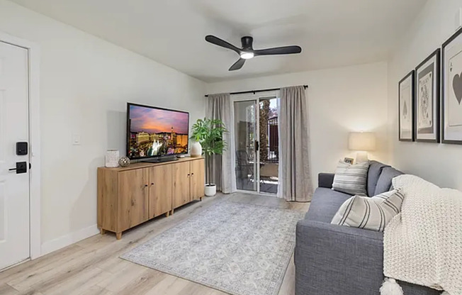 1 bed, 1 bath, $2,100, Unit # 1043