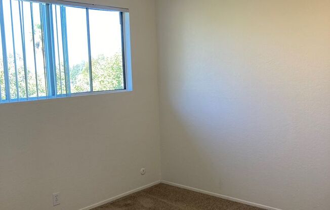 2 beds, 1.5 baths, 925 sqft, $2,395, Unit Thorne #06