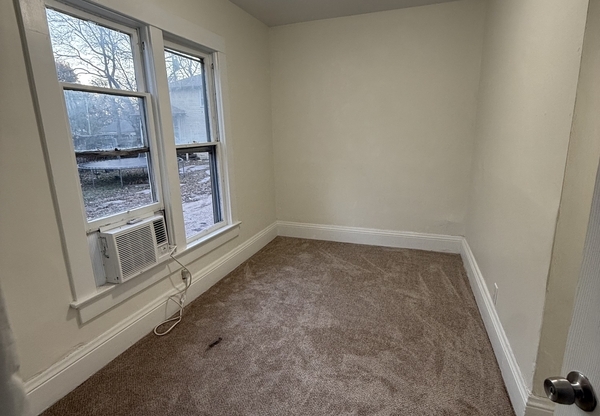 1825 N PL 1