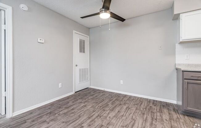 2 beds, 2 baths, 877 sqft, $999, Unit 1410