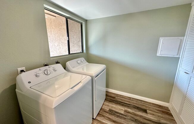 Stunning Upgraded Townhome in Rancho Bernardo!