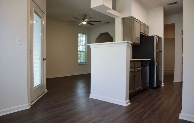 2 beds, 2 baths, 1,033 sqft, $1,749, Unit 19-19104