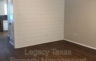 1409 ALT COURTNEY PL