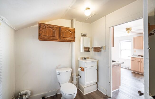 2 beds, 1 bath, $1,380