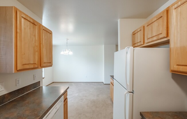 3 beds, 2.5 baths, $2,195, Unit 2319-MT