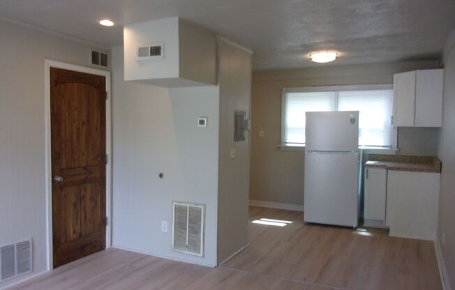 1st Month Rent Free Move In Special - 2 Bedroom 1 Bath Townhome Minutes to Uptown Charlotte - Recently Renovated