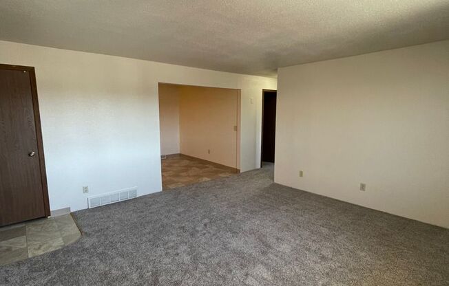 2 beds, 1 bath, 845 sqft, $869.99, Unit 1774-B5