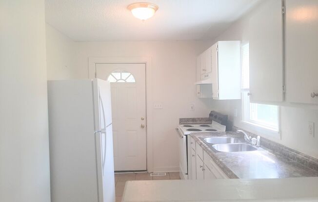 3 beds, 2 baths, $1,650