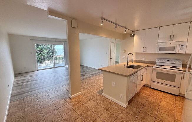 1701 SHORELINE DR