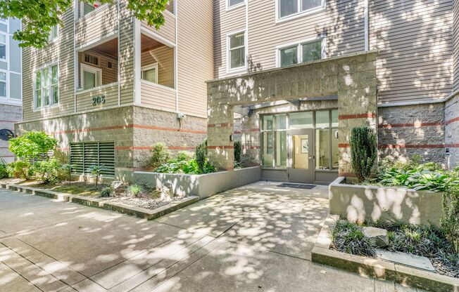 Riverplace Condominiums - 1 bed/1 bath corner unit w/parking/storage/balcony/fireplace