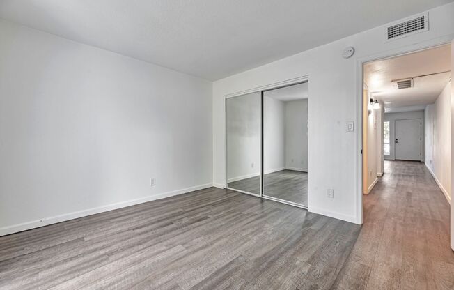 first month's rent free 1 bed 1 bath renovated apartment homes