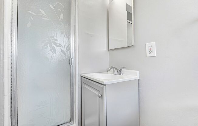 1 Bedroom 1 Bathroom- South Pasadena