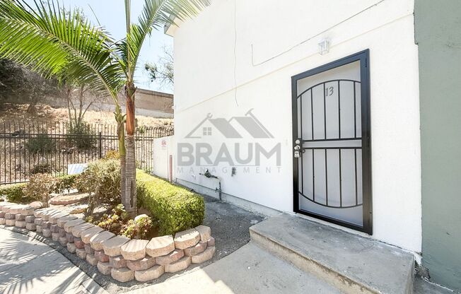 15634 LEADWELL ST.
