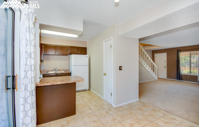 32 OLD BROADMOOR RD
