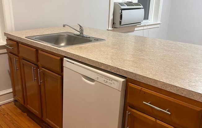 1 bed, 1 bath, 375 sqft, $1,175, Unit 2E