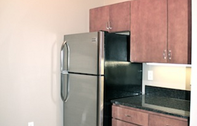 2 beds, 1 bath, 824 sqft, $1,399, Unit 2C