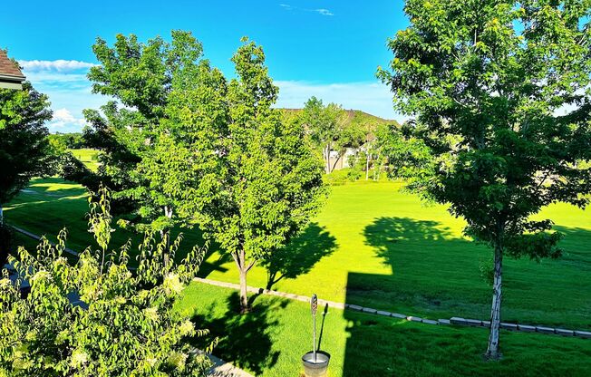Fantastic Condo 2 Bed 2 Bath with Attached Garage in Littleton.