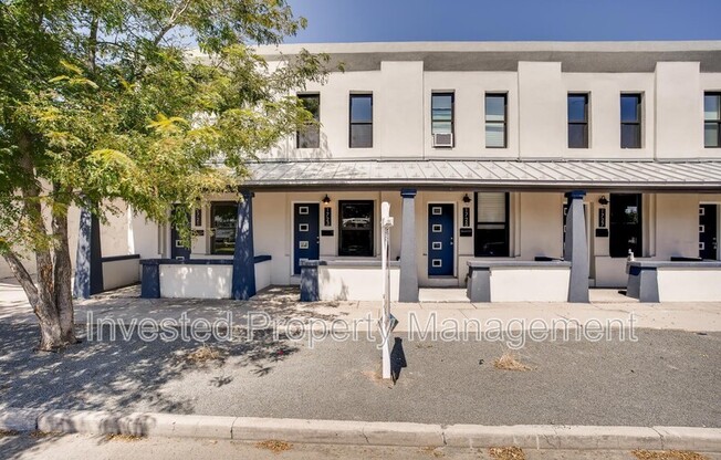 1723 E 35 AVE