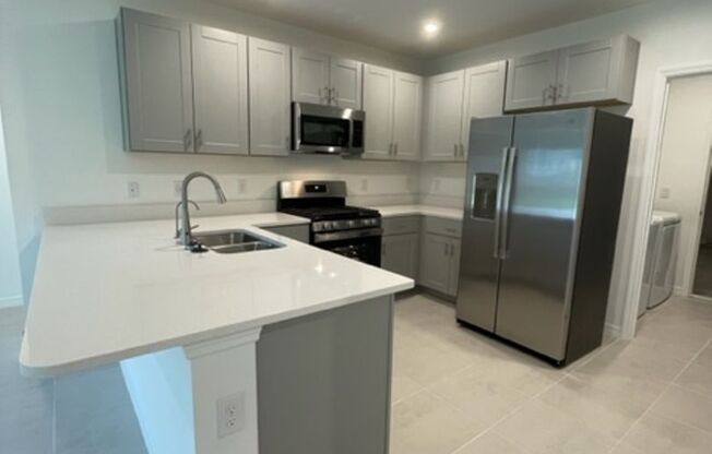 Newly developed Lakefront 3B/2B home in Eaves Bend Community available for LONG-TERM Renting!!!!!