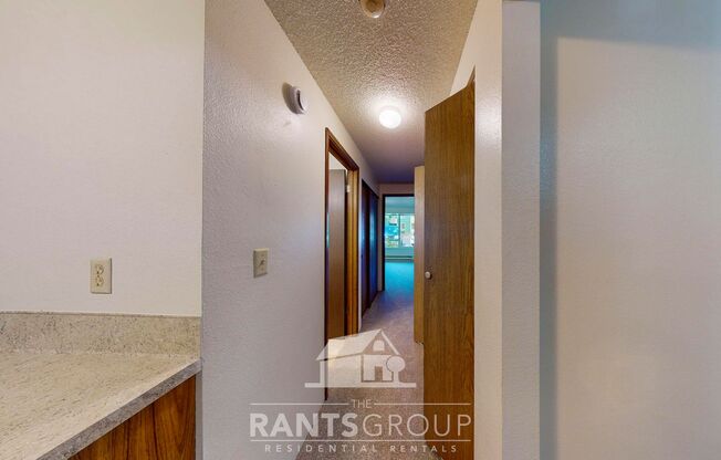 2 beds, 1 bath, $1,575, Unit 15A