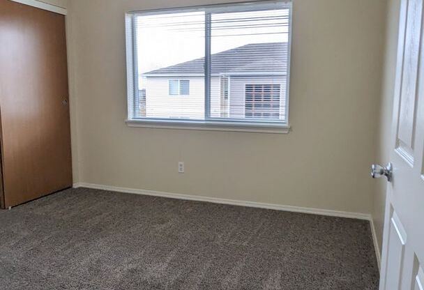 3 beds, 2 baths, 1,180 sqft, $1,585, Unit E304