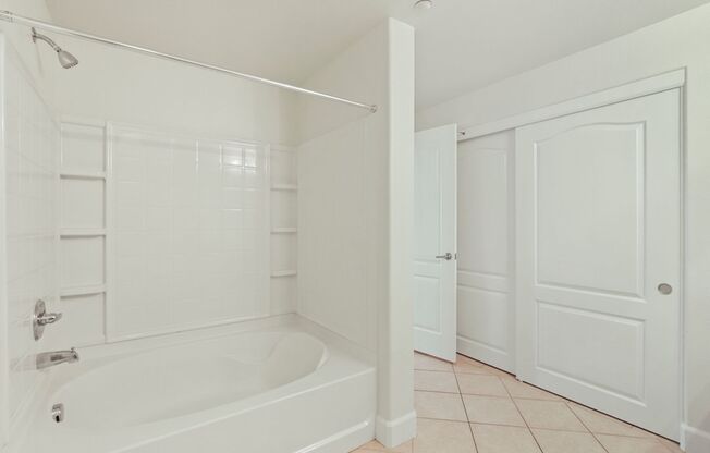 3 beds, 2 baths, 1,333 sqft, $2,550