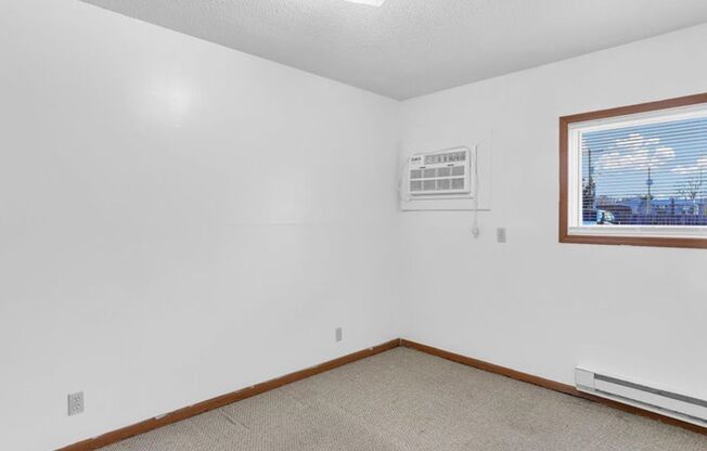 1005 E COLORADO